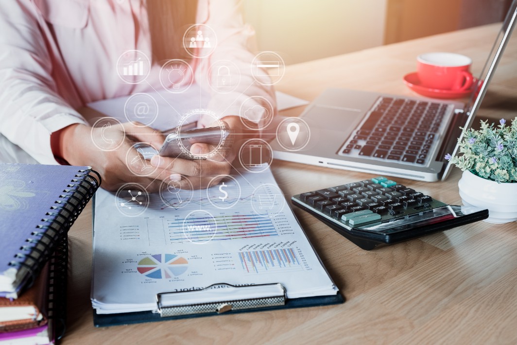 التنقل بين توجهات التسويق الرقمي وبناء العلامات التجارية | Aimstyle Graphics
